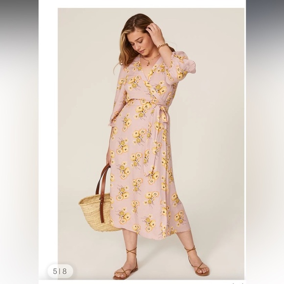 Madewell Linen-Blend Ruffle-Cuff Wrap
Dress in Dutch Dandelions - Picture 1 of 11